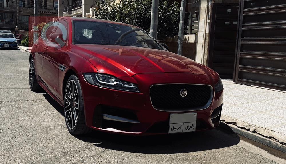 جاكوار XF
